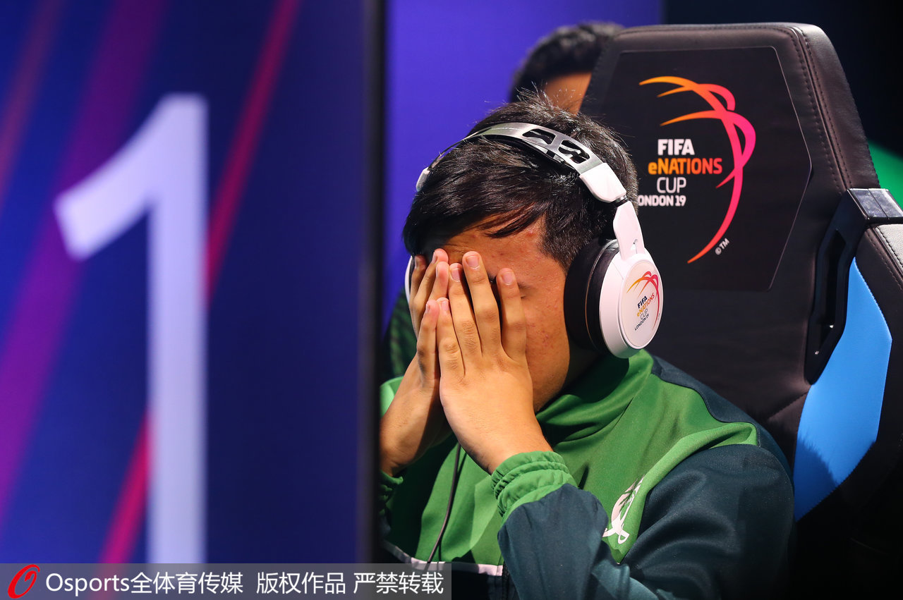 FIFA电竞传奇谢幕，球迷泪洒赛场