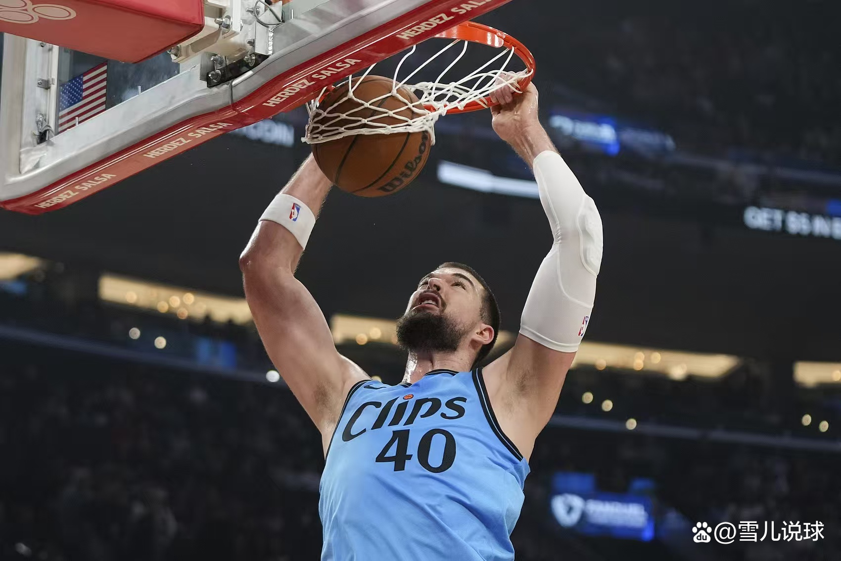 山东队力克雄鹿，约基奇状态火热