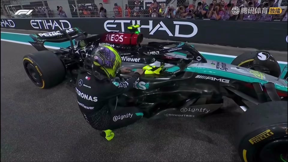 法拉利完胜阿斯顿马丁,汉密尔顿带队取胜 法拉利完胜阿斯顿马丁,汉密尔顿带队取胜