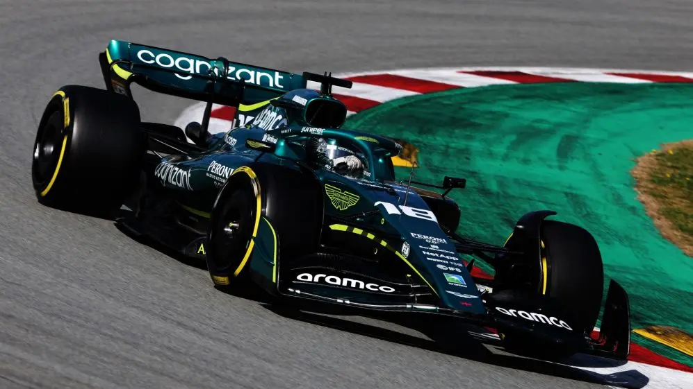 威廉姆斯险胜阿斯顿马丁，皮亚斯特里状态火热