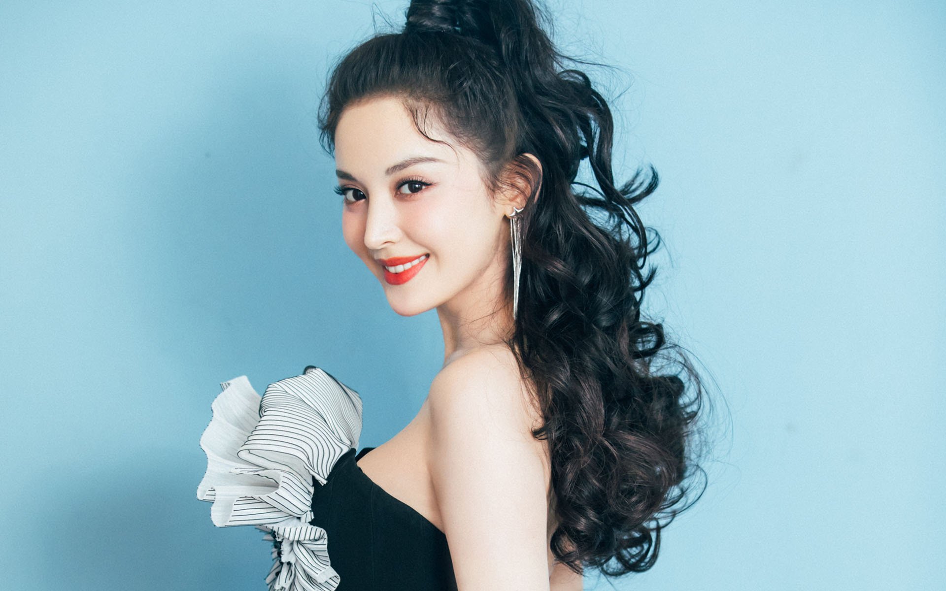 欧陆烽火双城记，莱比锡铁骑碾过苏格兰荆棘，阿劳霍化身意甲巨人杀手