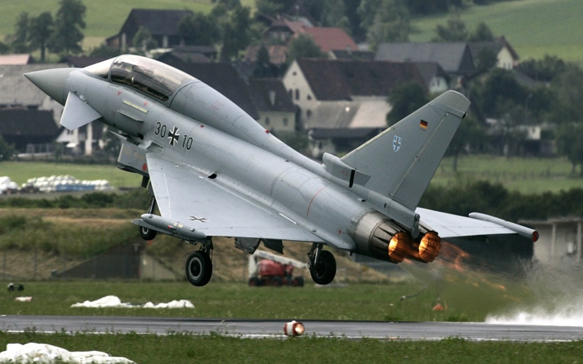 绿茵场与硬木地板的交响，当国家德比遇见爵士的碾压