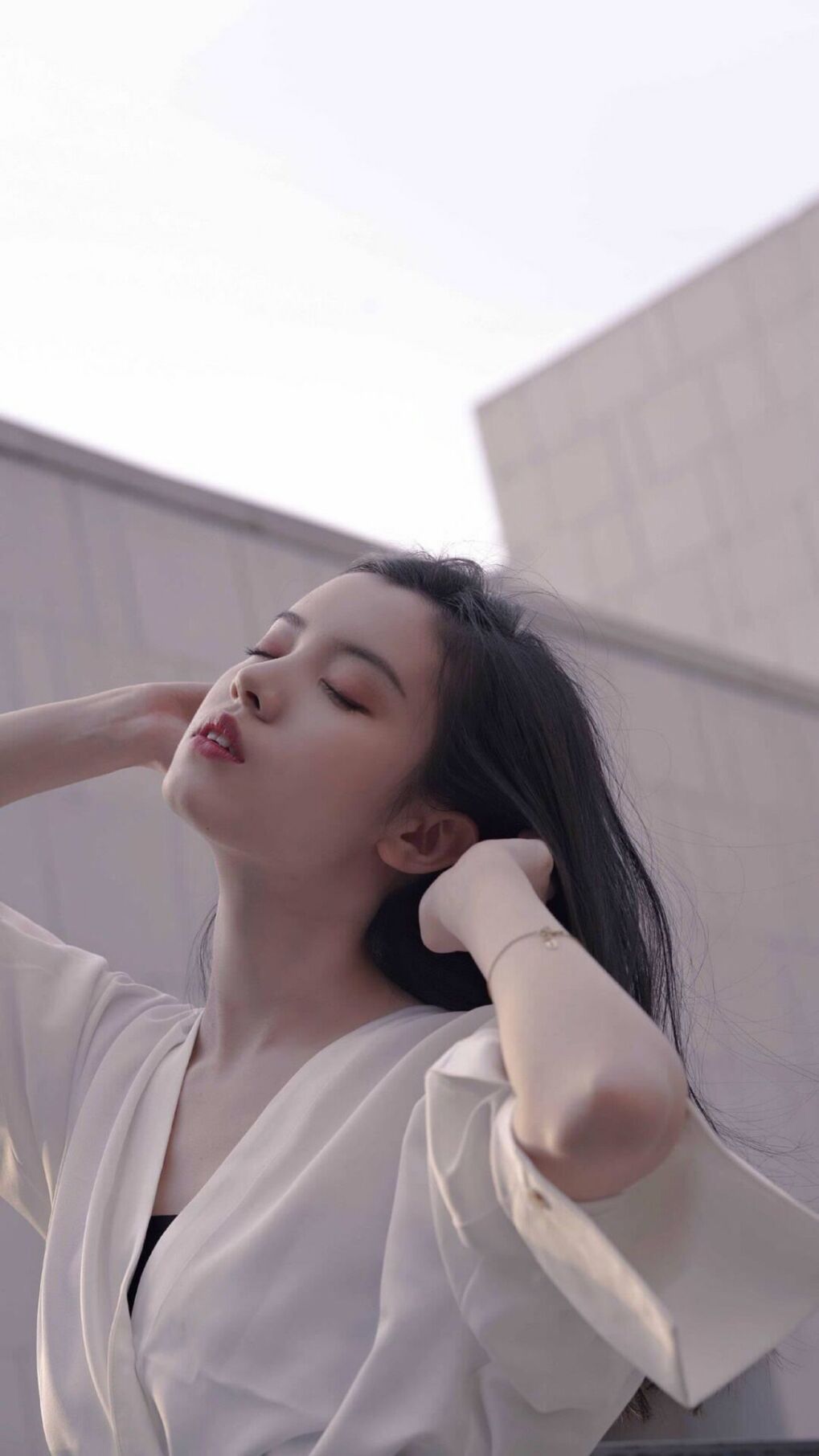 维尼修斯爆发闪耀欧洲，那不勒斯强行终结瑞典黑马