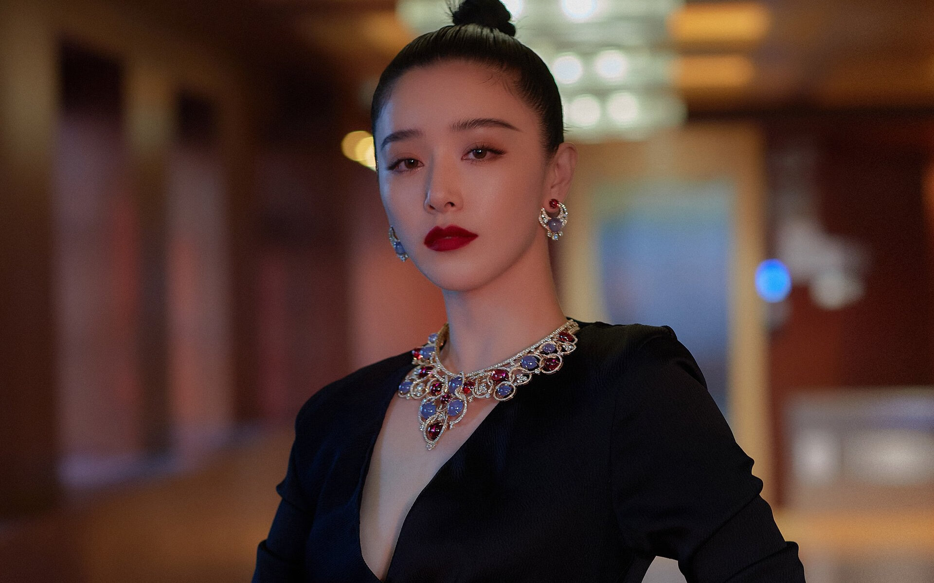 华沙与阿克拉的午夜独白,2026,那个叫费利克斯的破局者
